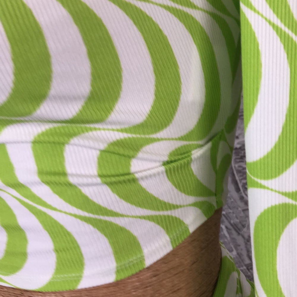 BRONX & BANCO SET Green and White Swirl Crop Top and Skirt Size XS
4 - Picture 5 of 16